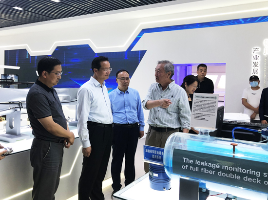 銅川市委各級(jí)領(lǐng)導(dǎo)蒞臨銅川產(chǎn)業(yè)技術(shù)研究院展覽館展示中心考察 銅川市委各級(jí)領(lǐng)導(dǎo)蒞臨銅川產(chǎn)業(yè)技術(shù)研究院展覽館展示中心考察