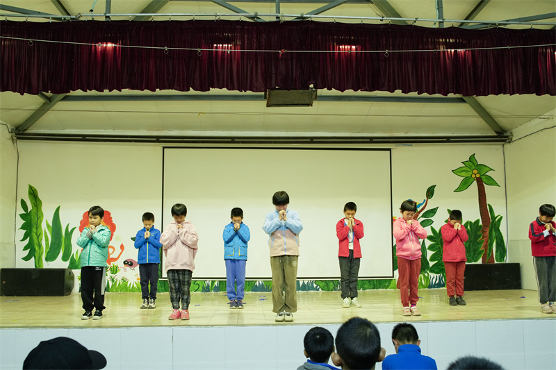 不啻微光 造炬成陽丨精誠展覽走進(jìn)太陽村關(guān)愛兒童公益行 不啻微光 造炬成陽丨精誠展覽走進(jìn)太陽村關(guān)愛兒童公益行